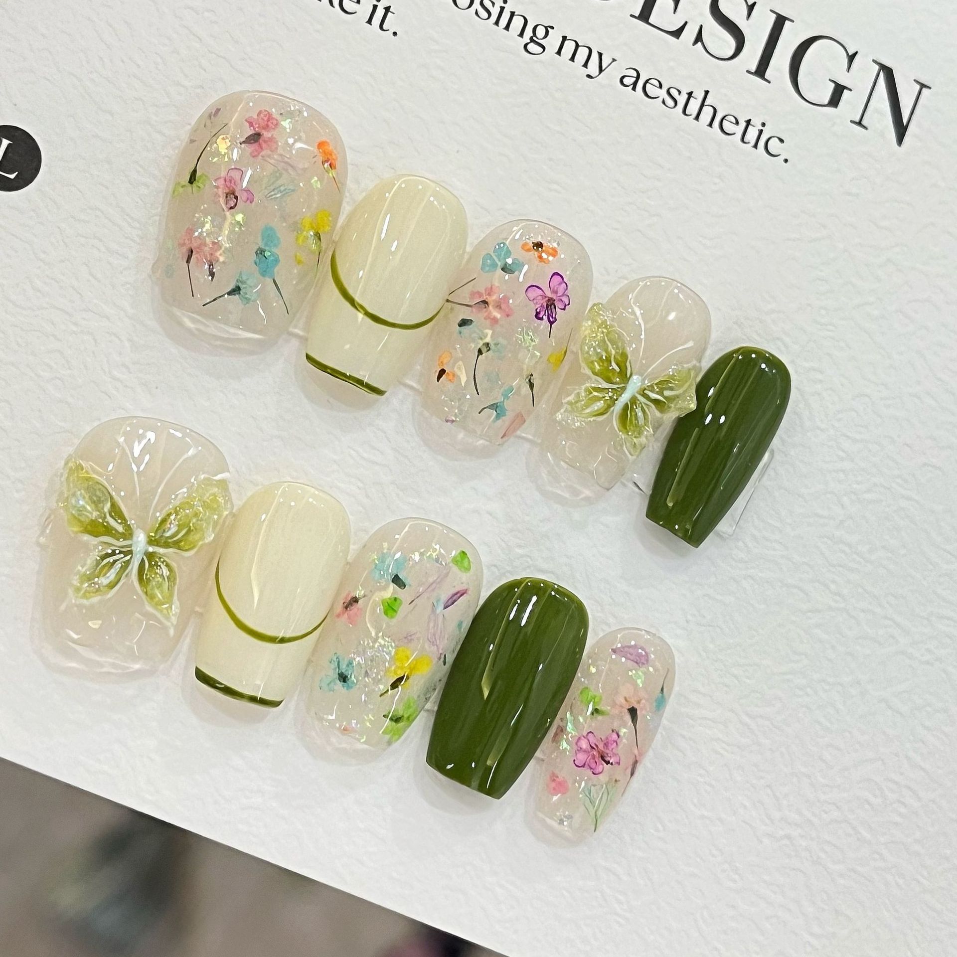 Nail Art French - 10pcs Kuku Palsu Motif Kupu-kupu dan
