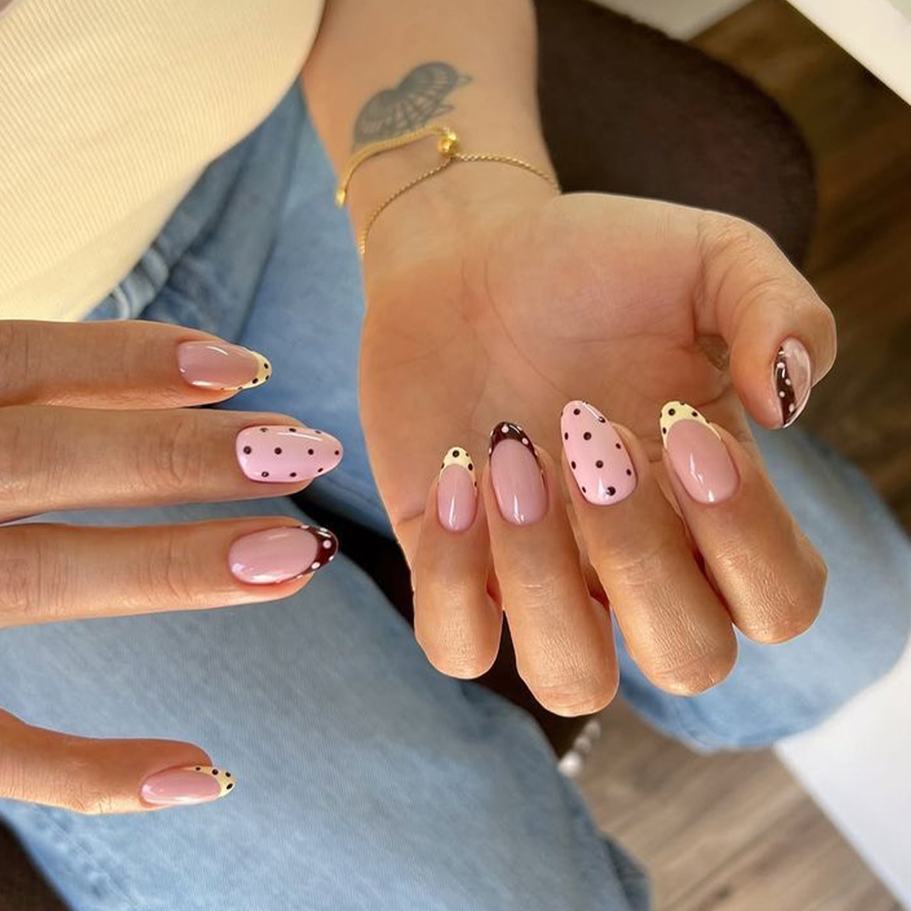 Nail Art French - 24Pcs Set Kuku Palsu Almond Polka